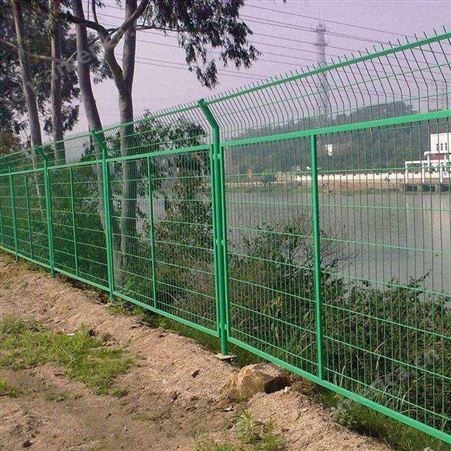 鑫乐源 墨绿色㓎塑处理桃型柱护栏 不易腐蚀 公路隔离可用 支持定制