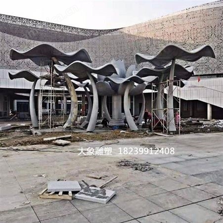 玻璃钢雕塑生产厂家 郑州不锈钢雕塑 商场精神堡垒 